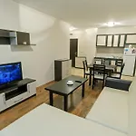Aparthotel Forest Glade-апартаменти и за гости 3*