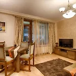 Aparthotel Forest Glade-апартаменти и за гости Pamporovo