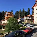 Aparthotel Forest Glade-апартаменти и за гости Pamporovo