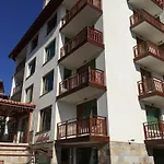 Aparthotel Forest Glade-апартаменти и за гости