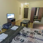 Aparthotel Forest Glade-апартаменти и за гости 3*