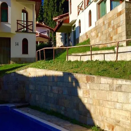 Forest Glade-апартаменти и за гости 3* Pamporovo