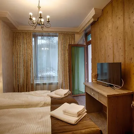 Forest Glade-апартаменти и за гости 3*