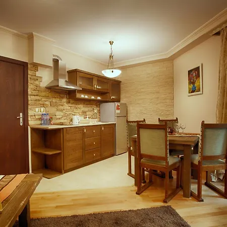 Forest Glade-апартаменти и за гости 3*