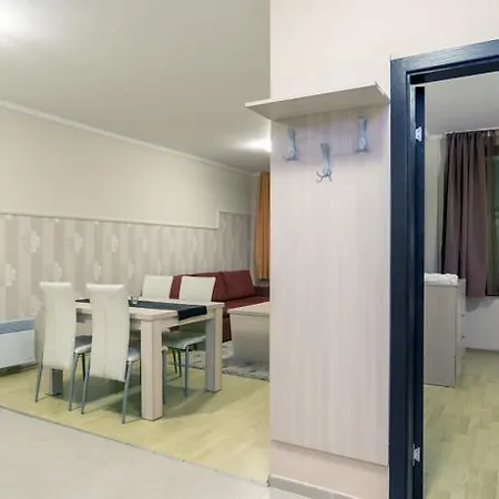 Aparthotel Forest Glade-апартаменти и за гости 3*