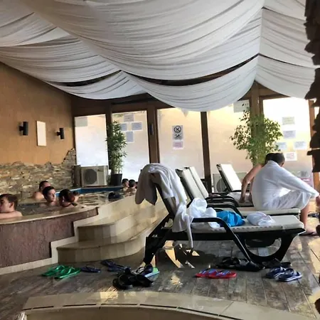 Forest Glade-апартаменти и за гости Aparthotel