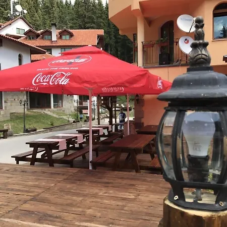 Forest Glade-апартаменти и за гости 3*