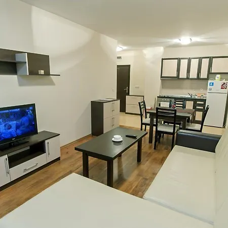 Aparthotel Forest Glade-апартаменти и за гости 3*