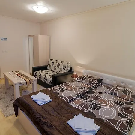 Forest Glade-апартаменти и за гости 3* Pamporovo