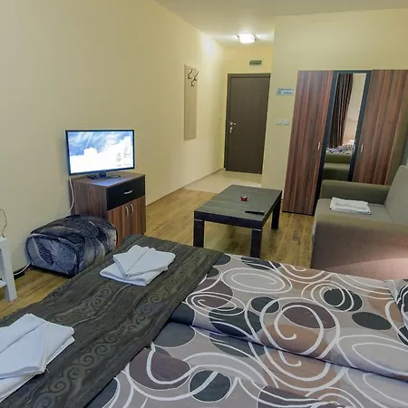 Apart-hotel Forest Glade-апартаменти и за гости 3*