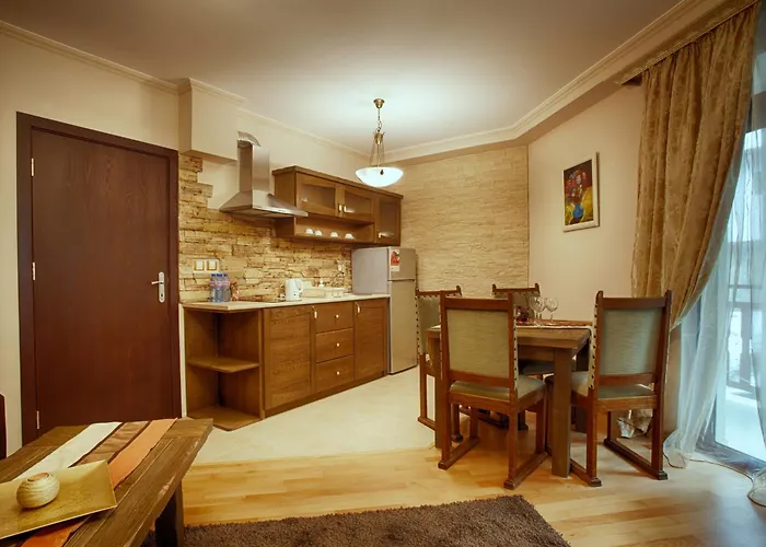 Forest Glade-апартаменти и за гости 3*