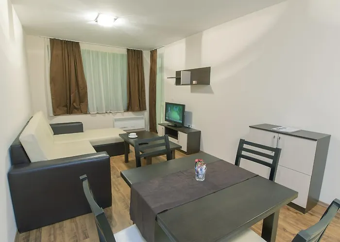 Forest Glade-апартаменти и за гости 팜포로보