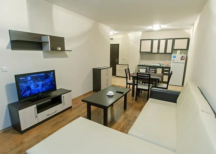 Aparthotel Forest Glade-апартаменти и за гости 3*