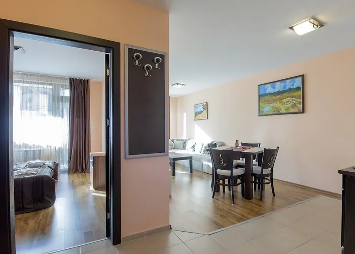 Forest Glade-апартаменти и за гости 3*