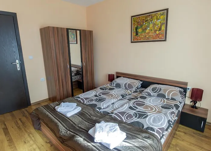 Forest Glade-апартаменти и за гости 3* Pamporovo