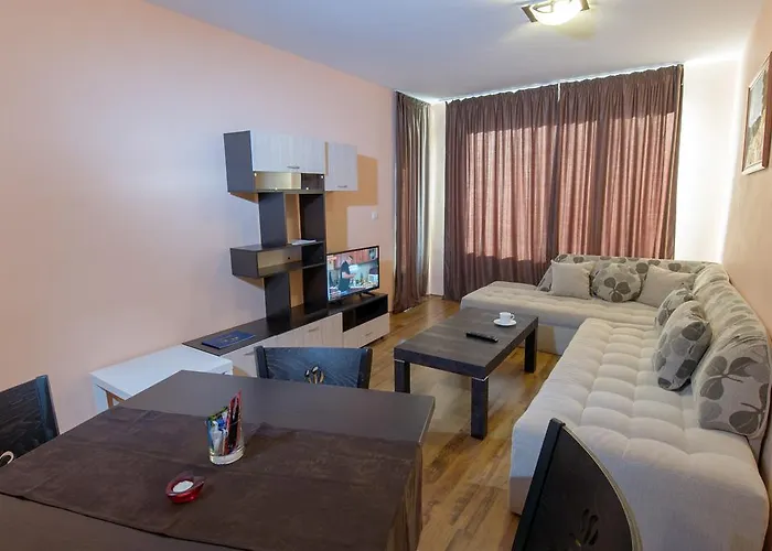 Forest Glade-апартаменти и за гости 팜포로보