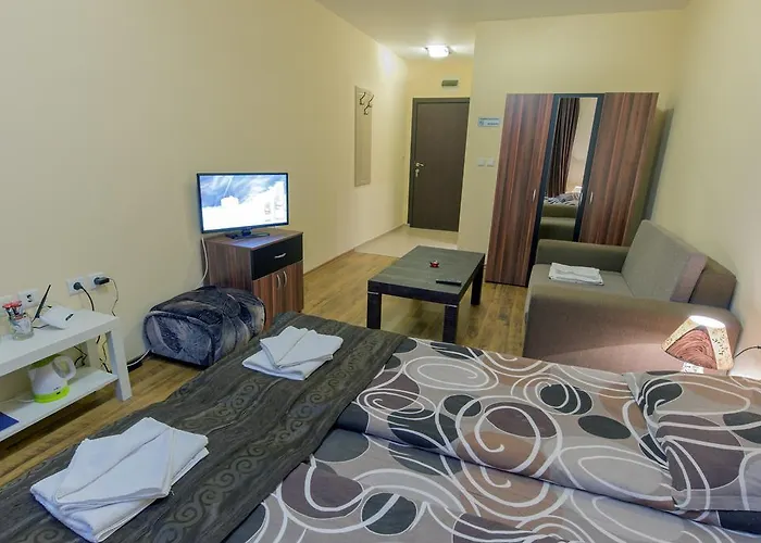 아파트호텔 Forest Glade-апартаменти и за гости 3*